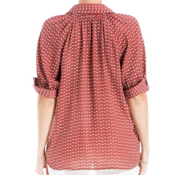 NWT Max Studio Short Sleeve Crepe Blouse Rose Open Stem Flower - Picture 2 of 13